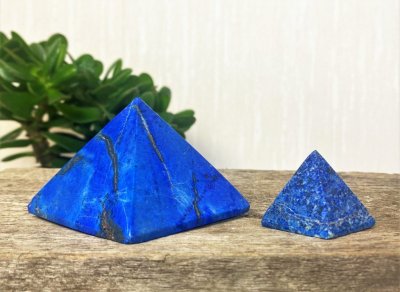 Lapis Lazuli, Pyramider