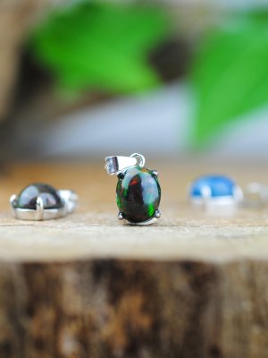 Opal, Svart Hänge med Sterling Silver HK