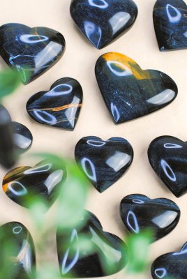 Falcon eye, Heart