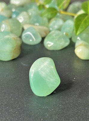 Prehnite, Polished Gram