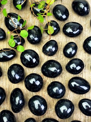 Turmalin, svart cuddle stones Gram