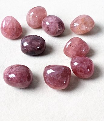 Jordgubbskvarts, cuddle Stones Gram